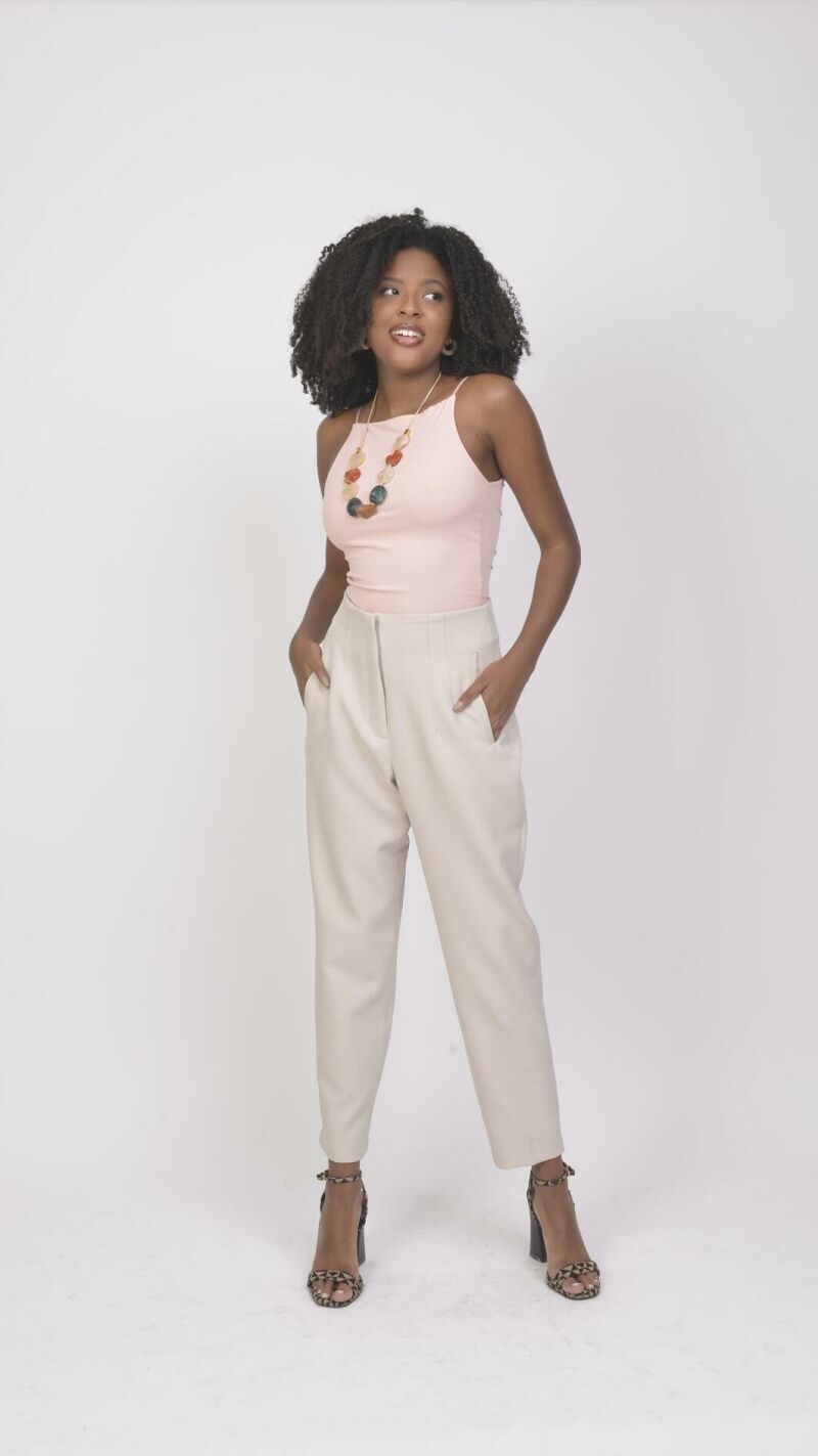 Imagem de Calça Skinny Bege de Alfaiataria de Cintura Alta com Bolsos Faca - Elegância e Ajuste Perfeito para Diversas Ocasiões